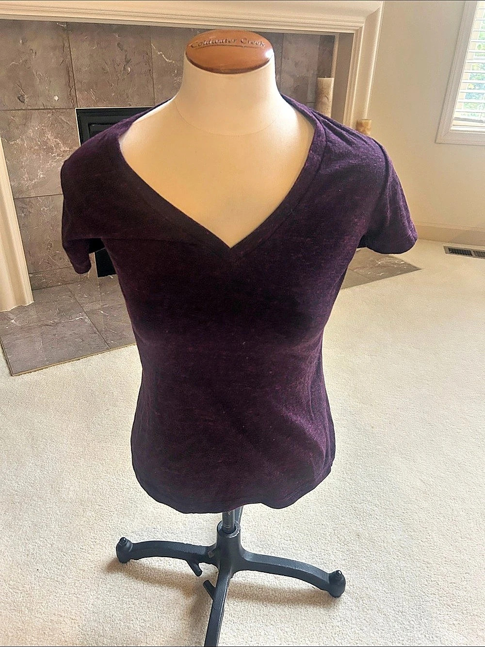 Bella Purple V-Neck Short Sleeve Size Medium